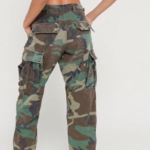 URBAN OUTFITTERS CAMO PANTS